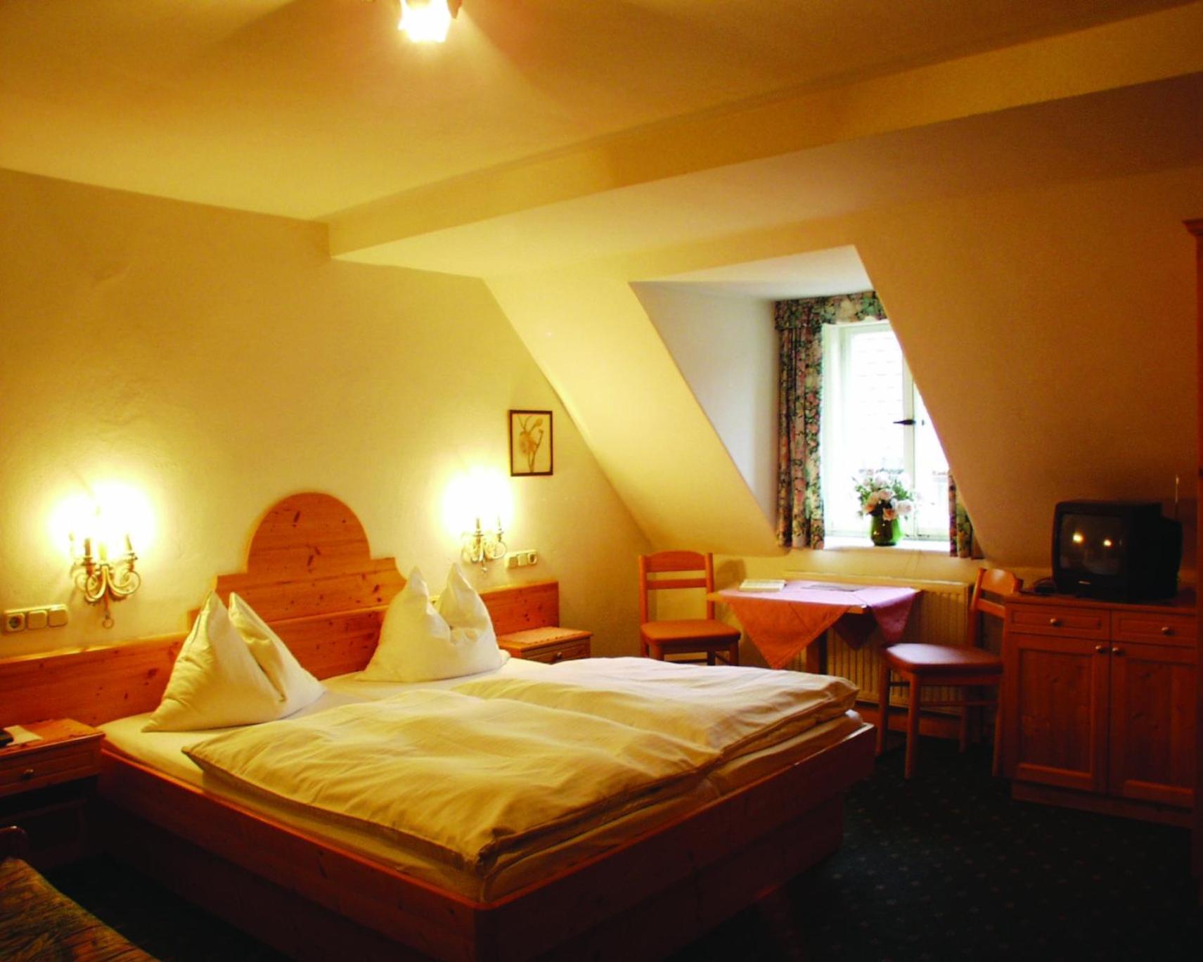 Hotel Restaurant DAS RÖSSL Windischgarsten Zimmer foto